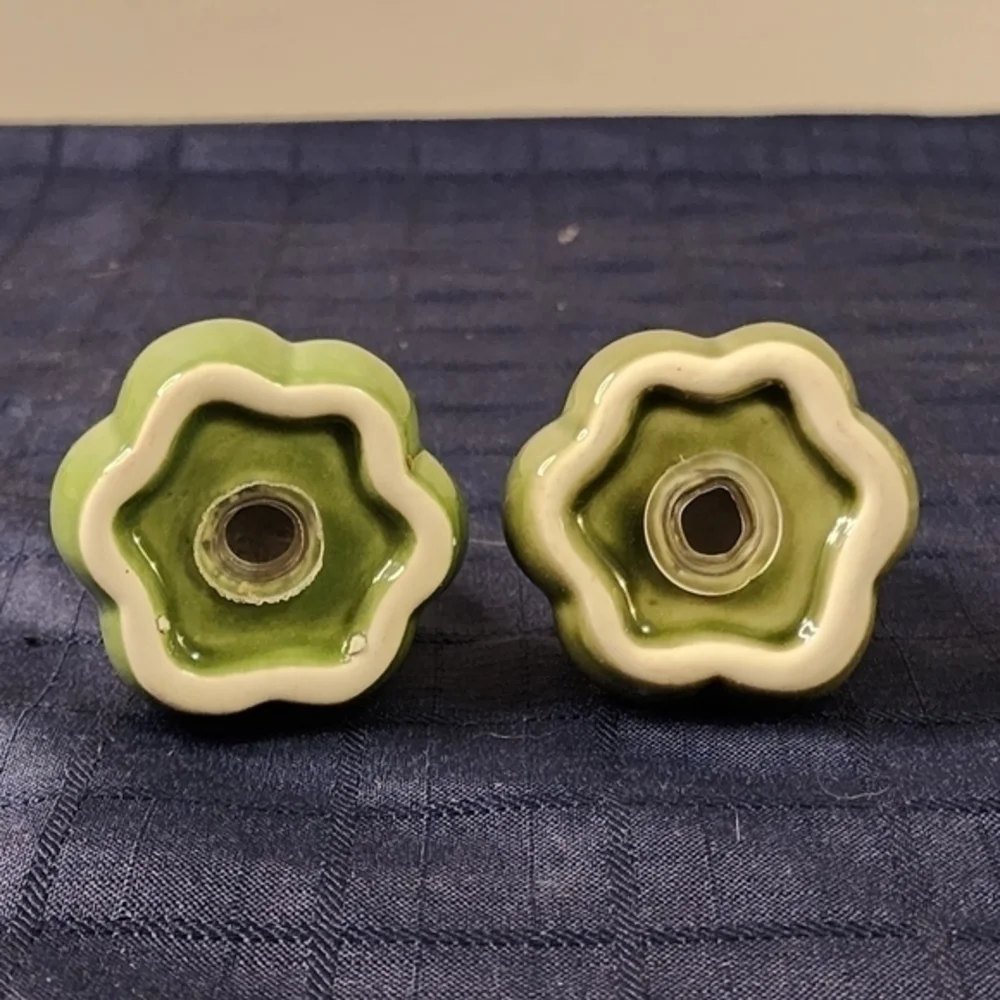 Cracker Barrel Green Pumpkin Salt And Pepper Shakers‎